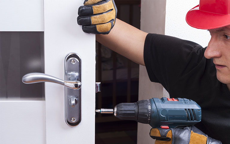 Green locksmith provides locked out of business service in Daytona Beach & Ormond Beach, FL